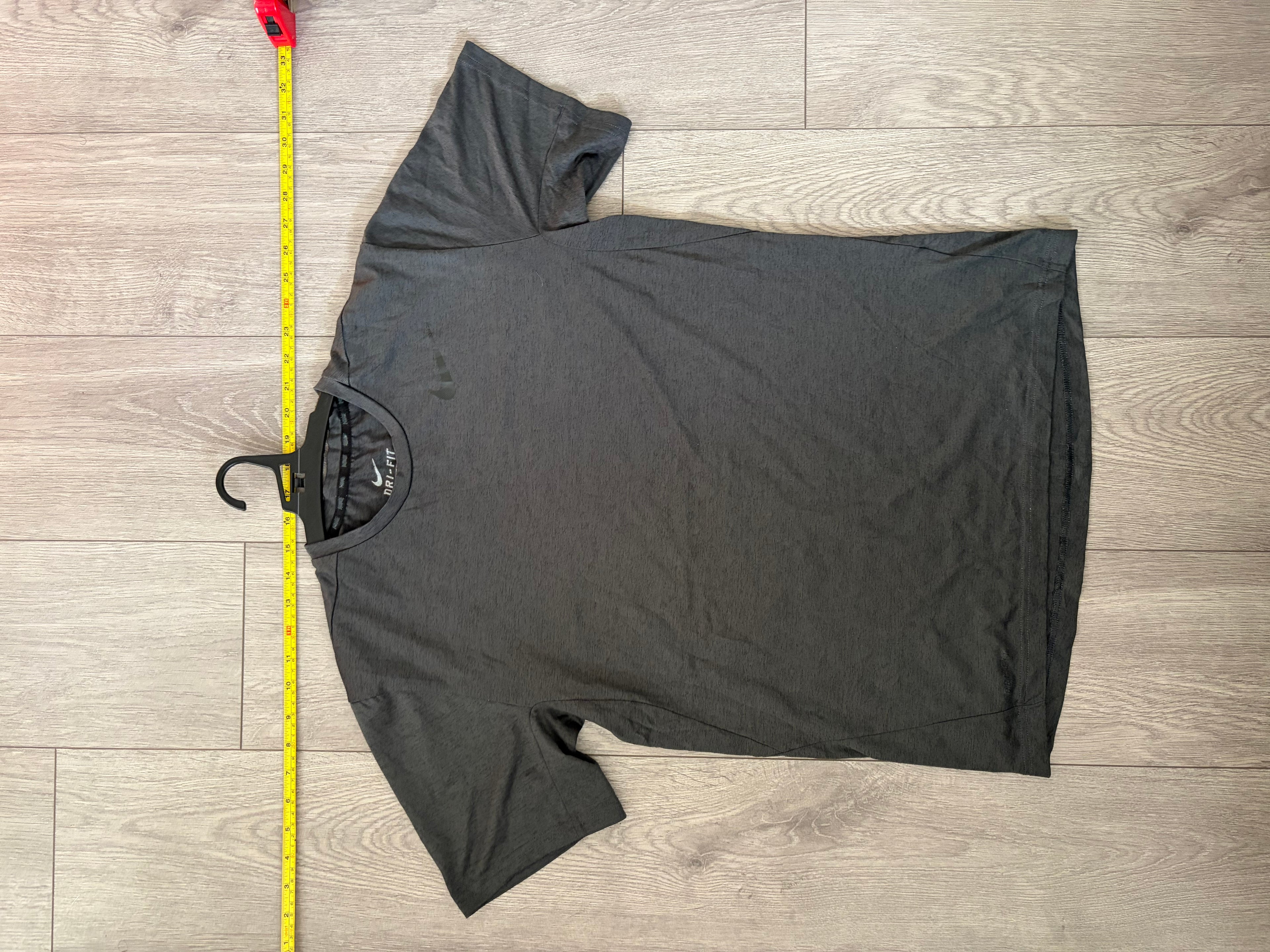 Nike Dri-Fit Crew Tee - Grey
