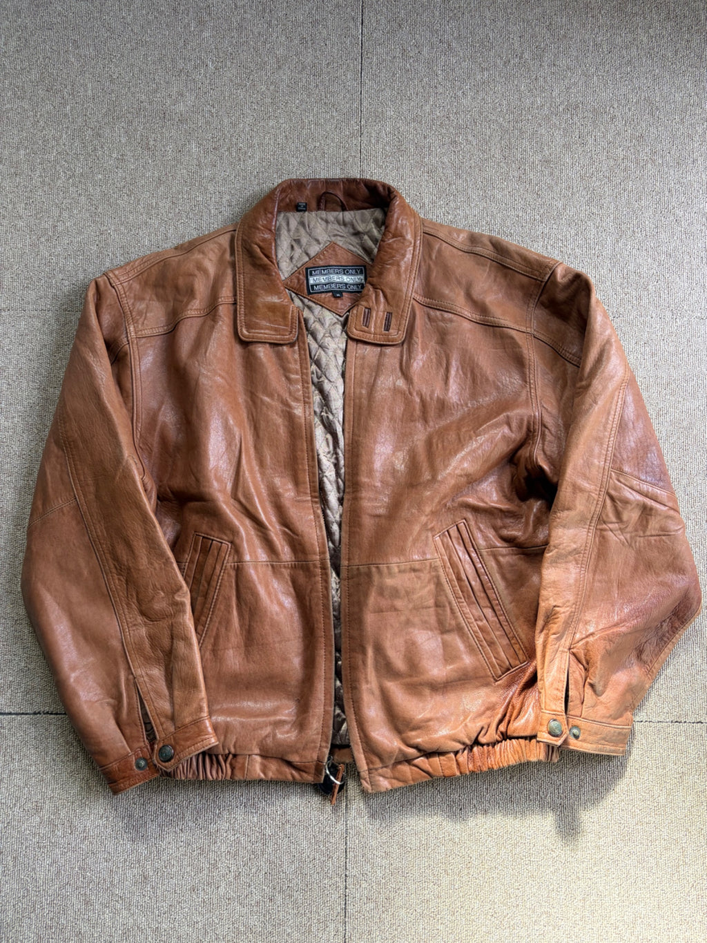 AMT-084 Front, closed