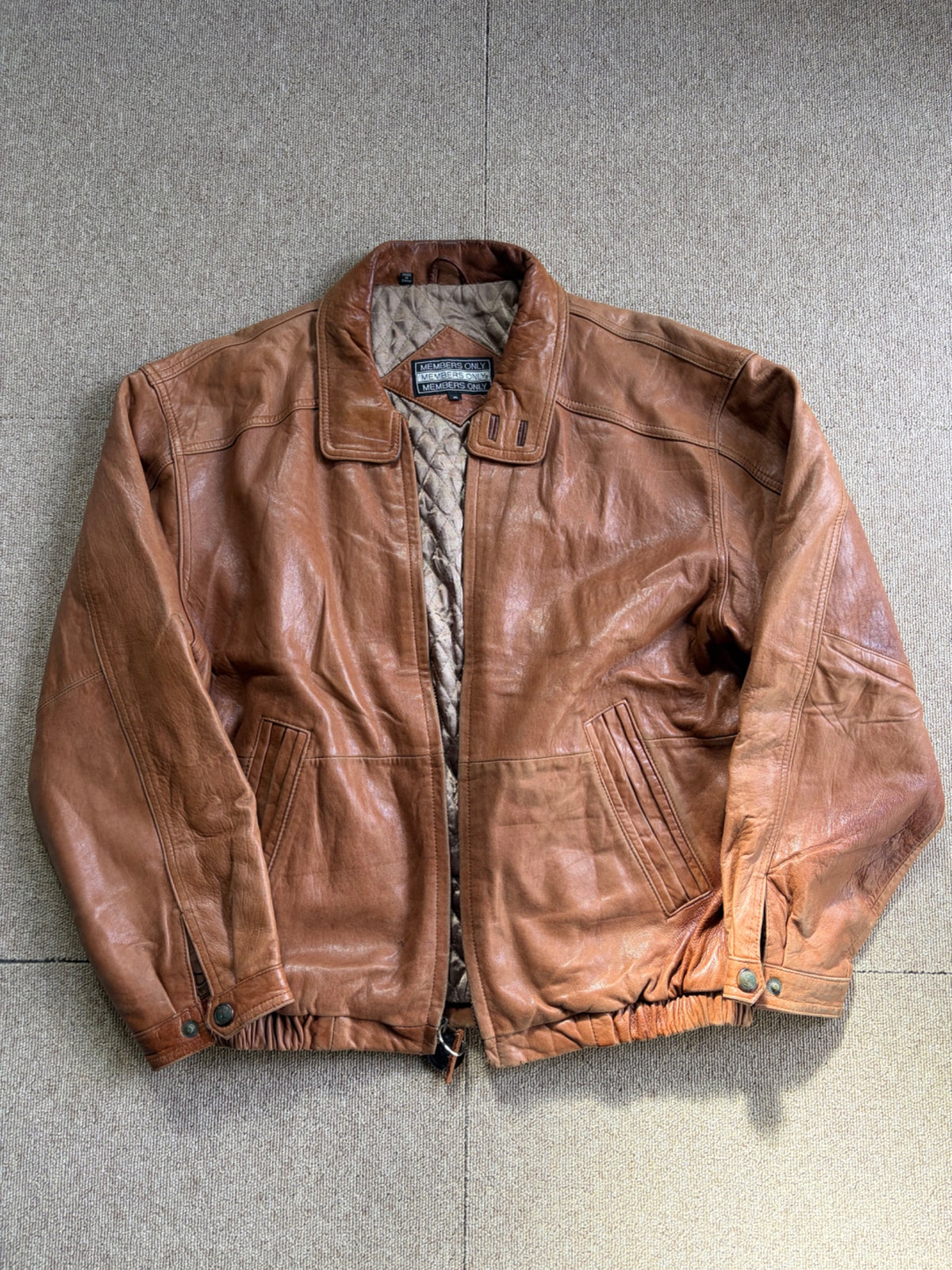 AMT-084 Front, closed