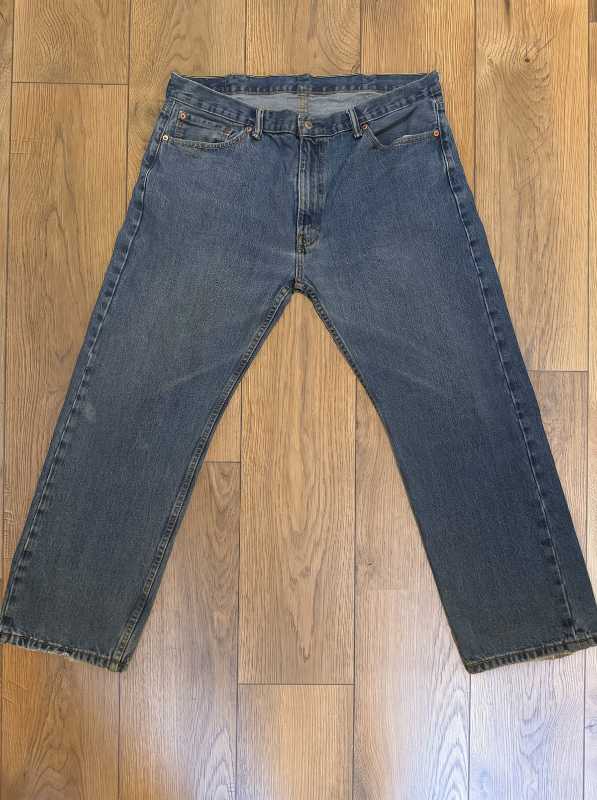 Vintage Levi's 505 jeans in light blue wash — detail
