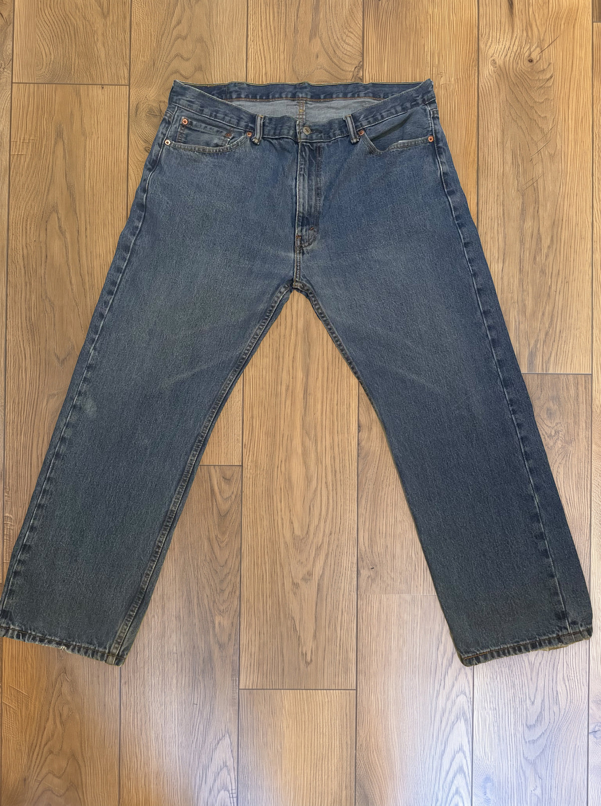 Vintage Levi's 505 jeans in light blue wash — detail