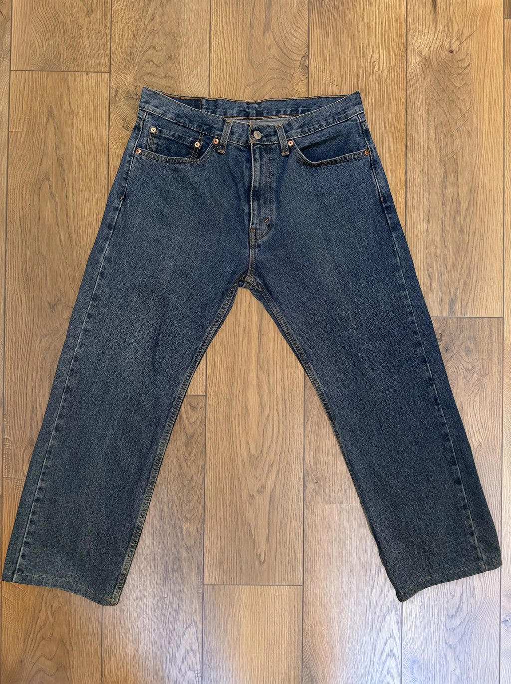 Vintage Levi's 505 jeans in mid blue wash — detail