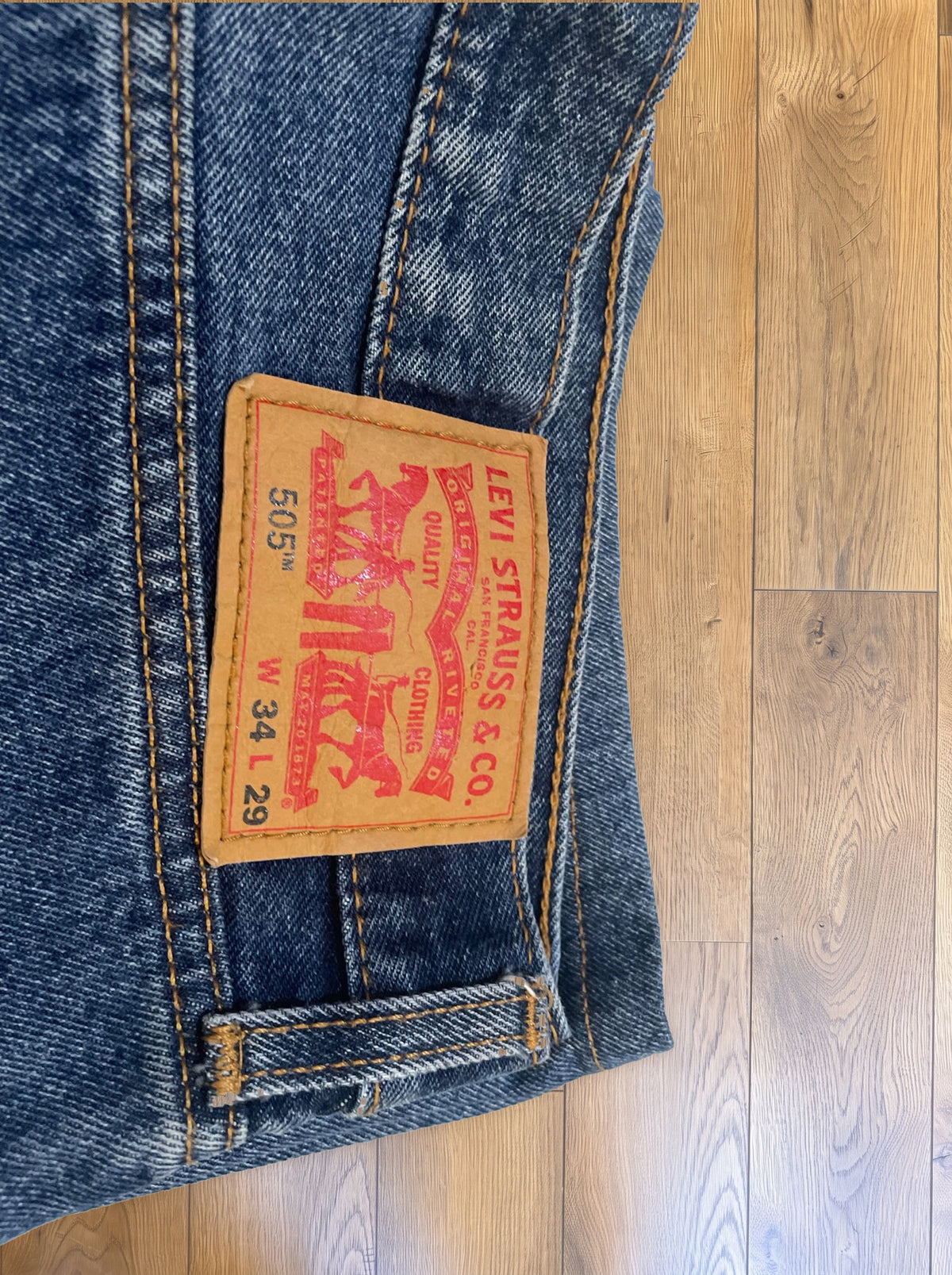 Vintage Levi's 505 jeans in mid blue wash — detail