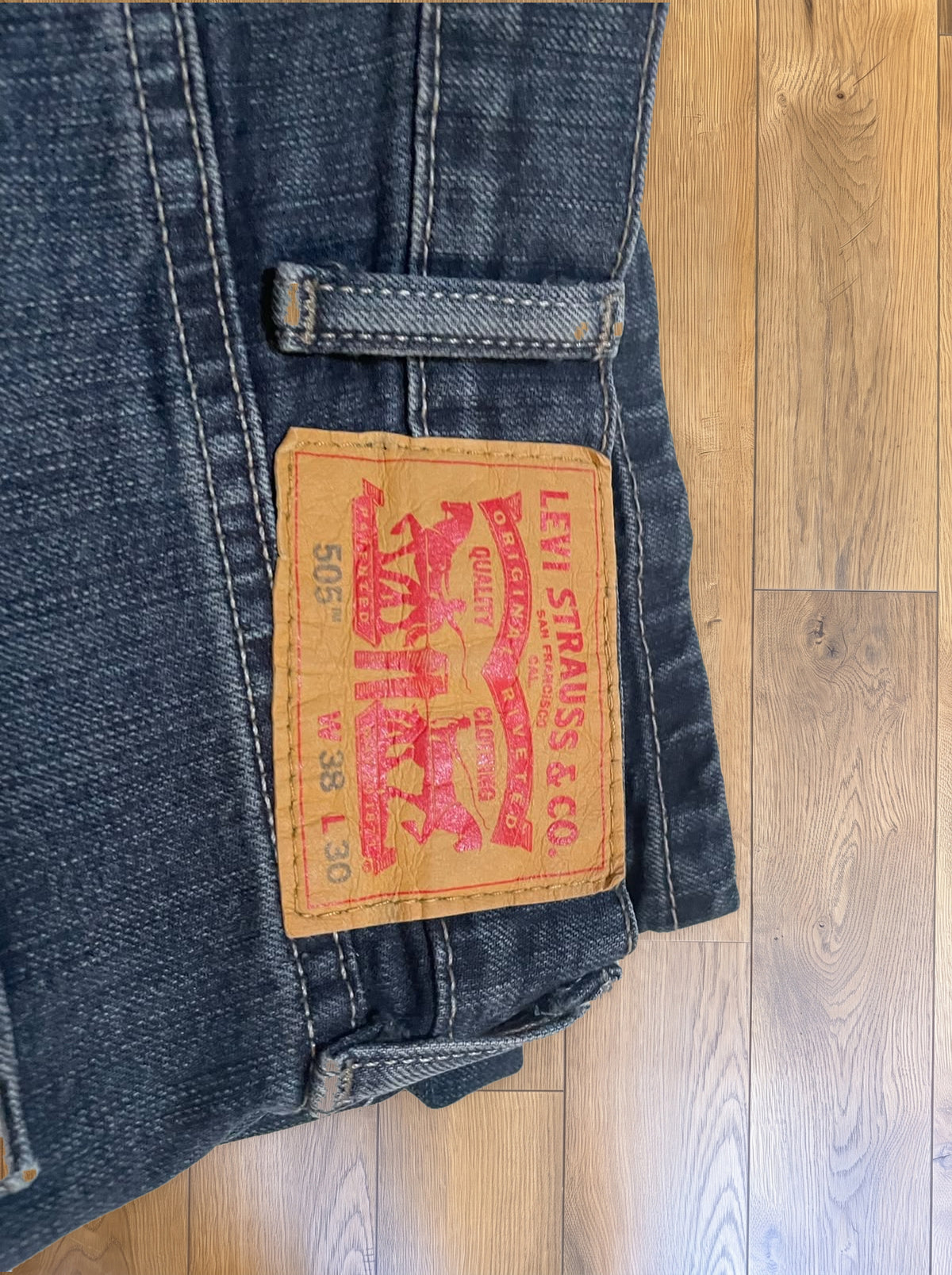 Vintage Levi's 505 jeans in dark indigo — detail