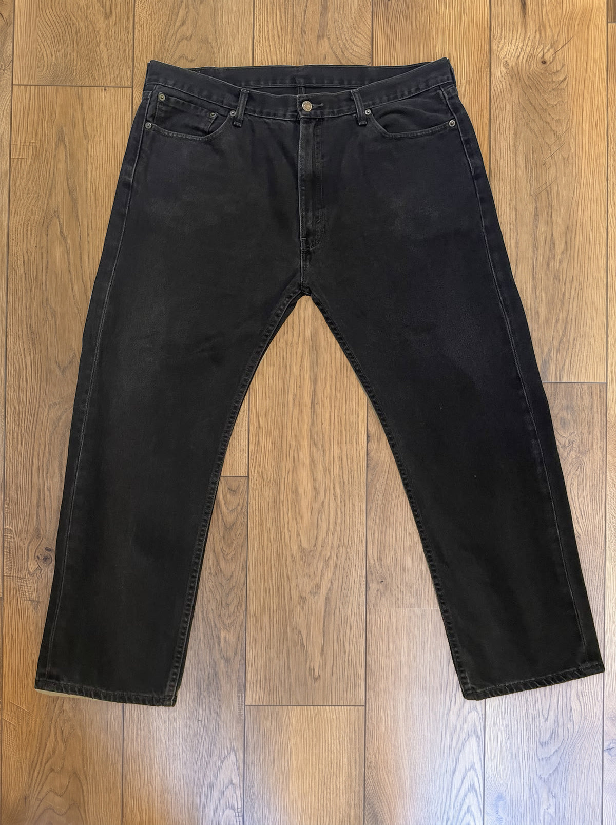 Vintage Levi's 505 jeans in faded black — detail