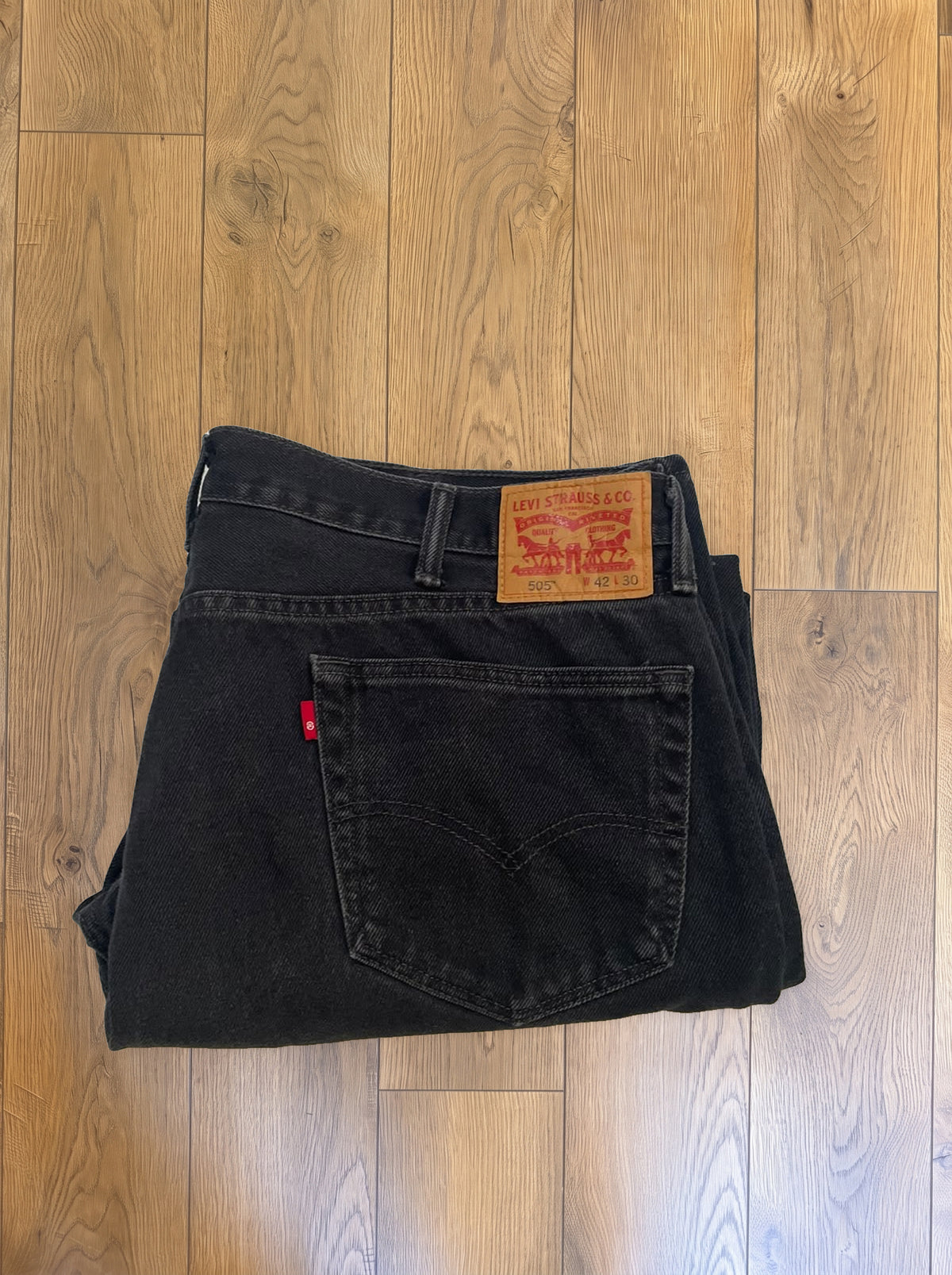 Vintage Levi's 505 jeans in faded black — detail