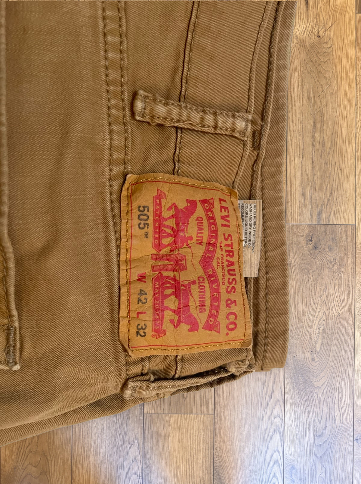 Vintage Levi's 505 jeans in tobacco brown — detail