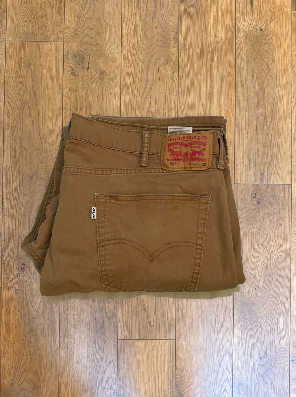 Vintage Levi's 505 jeans in tobacco brown — detail