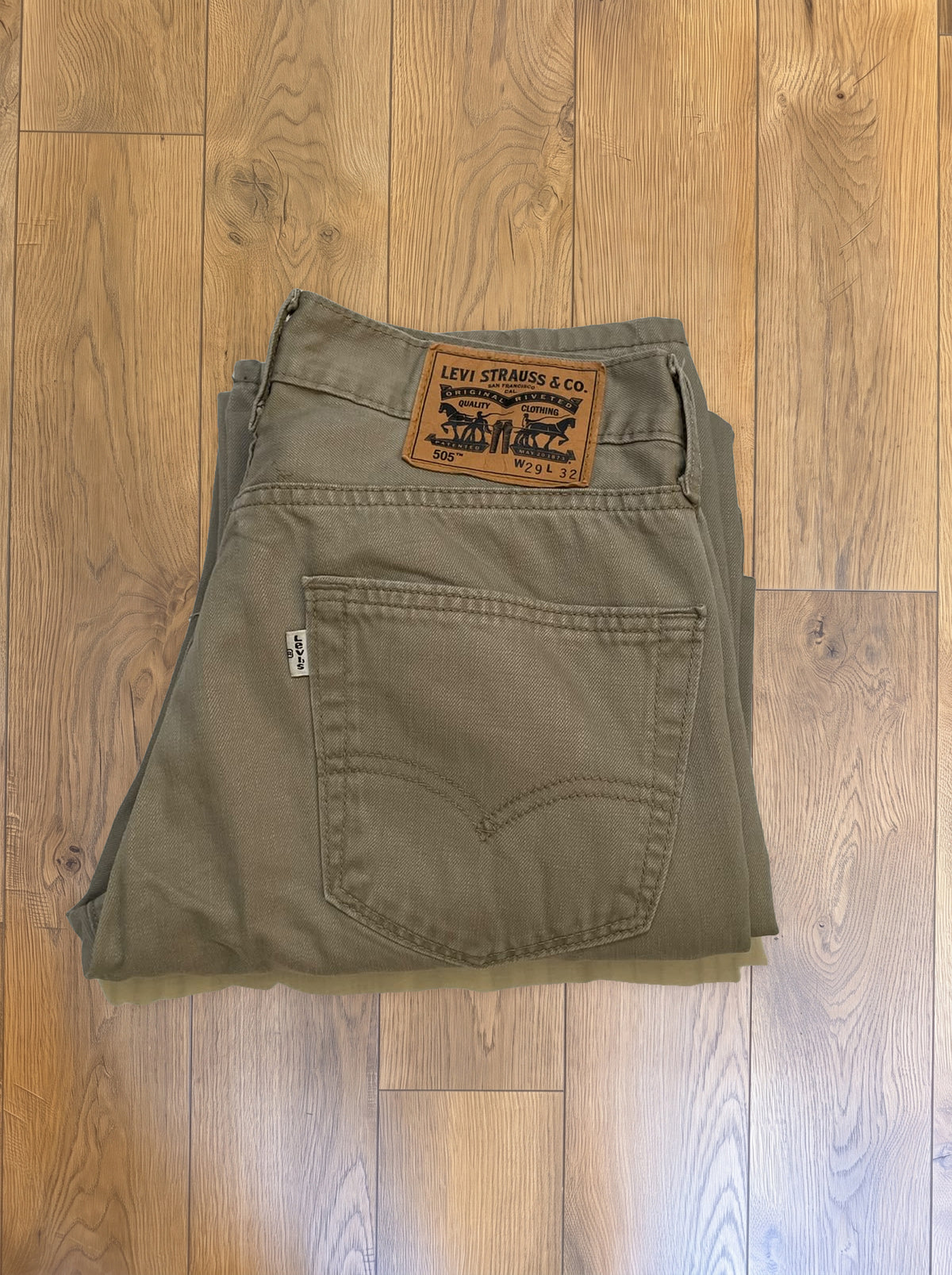 Vintage Levi's 505 jeans in stone khaki — detail