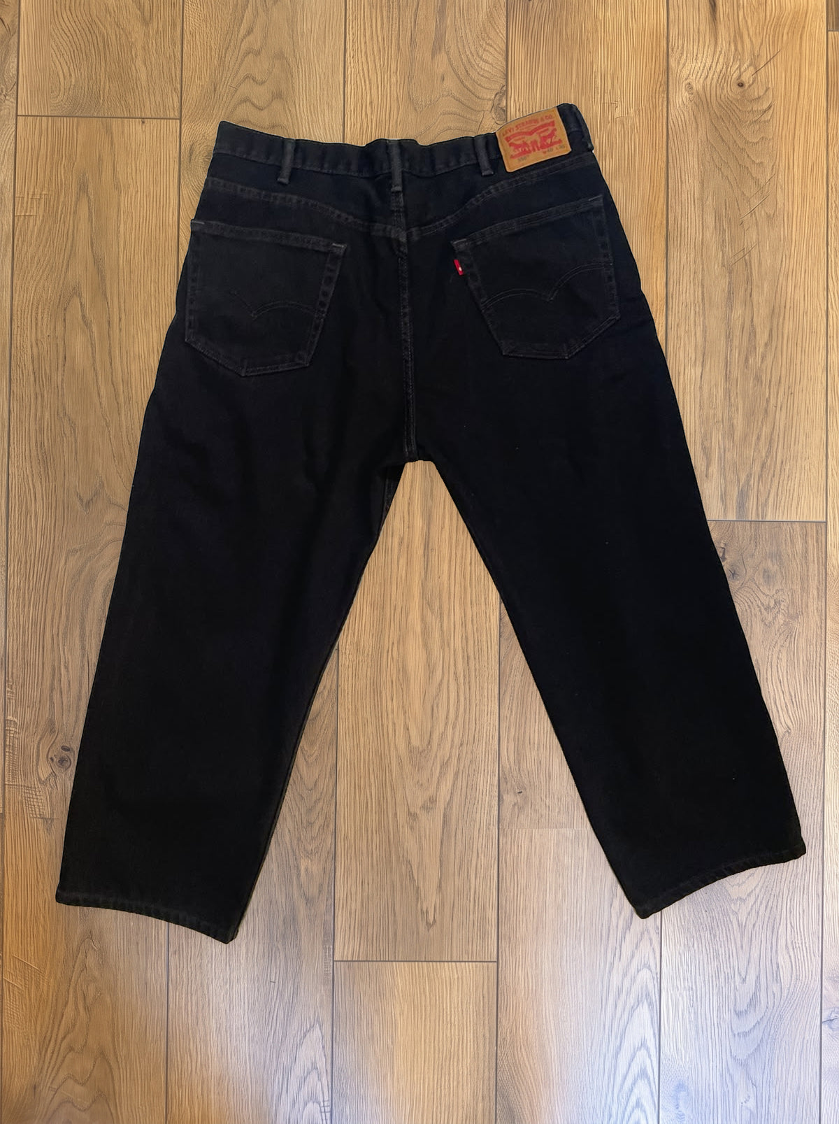 Vintage Levi's 550 jeans in black — back