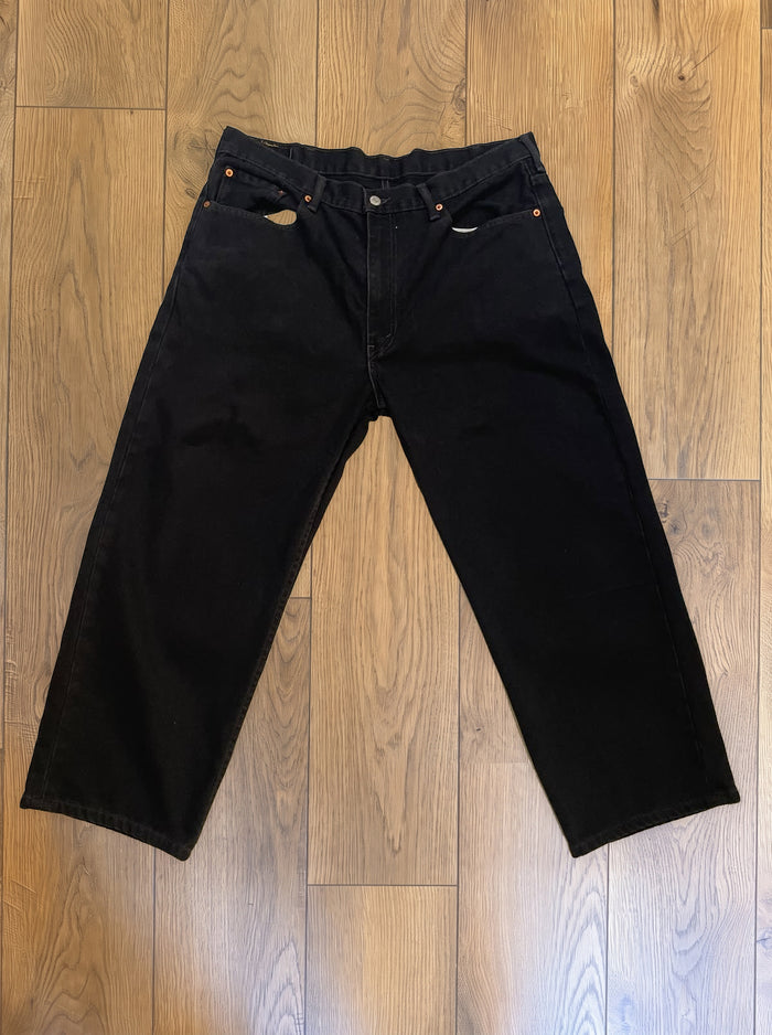 Vintage Levi's 550 jeans in black — detail